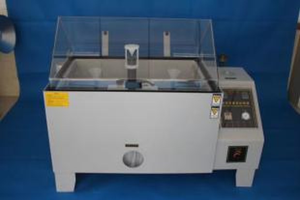 Salt spray corrosion chamber