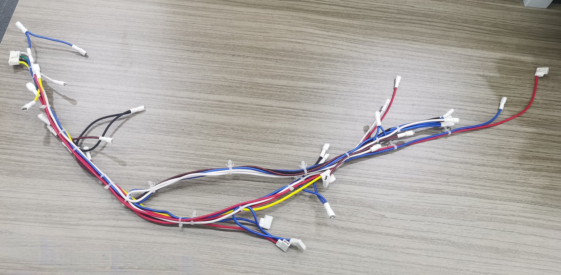 Wide flat harness, long run