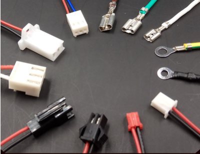 Connector and terminal identification set